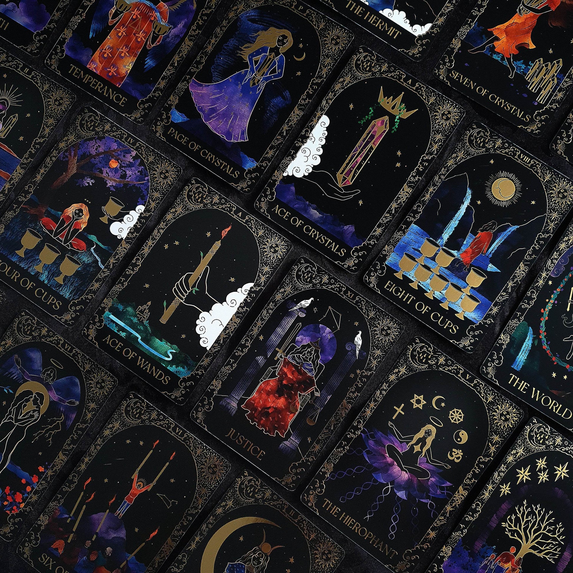 Dreamy Moons Tarot Deck - Daughter of Swords